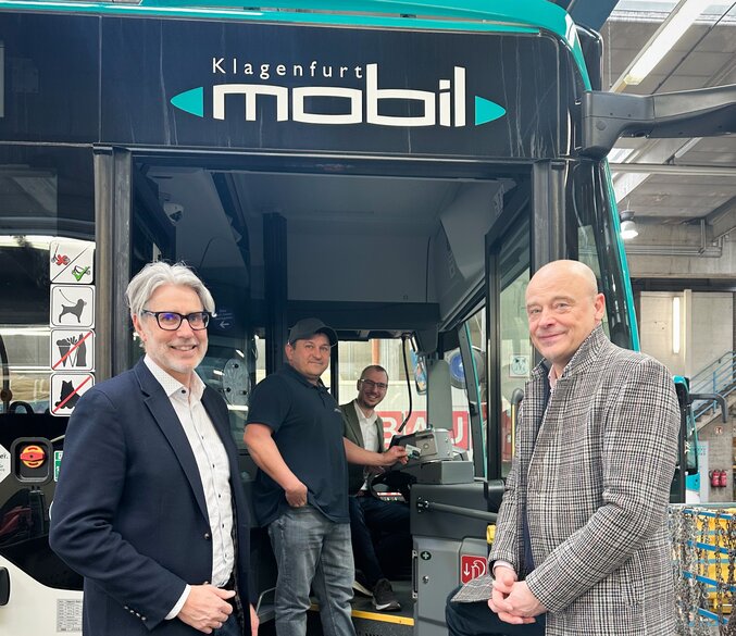 IVU Traffic Technologies - KMG Klagenfurt Mobil GmbH Centro di controllo del computer di bordo per il dispacciamento degli autobus